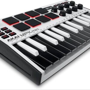 Akai MPK Mini MK3 MIDI Keyboard 25 Keys 8 MPC Pads 360° Knobs USB